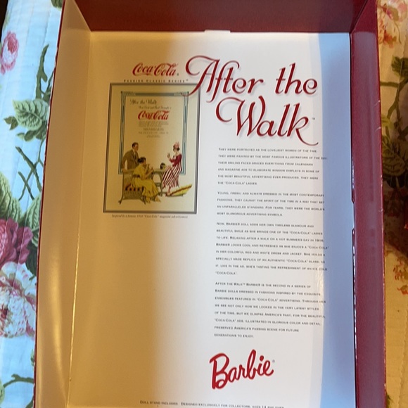 Coca Cola Barbie - Picture 2 of 7